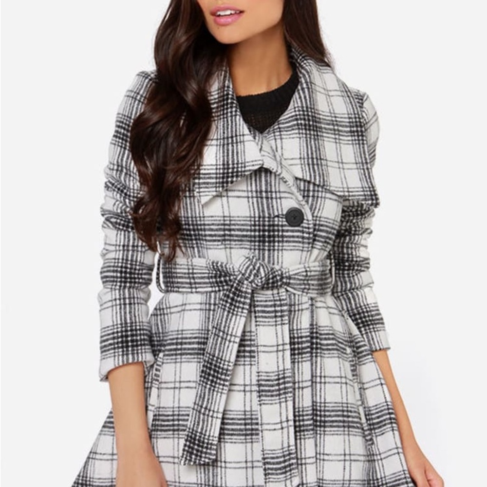 Black and White Plaid Trench Coat with Wide Collar